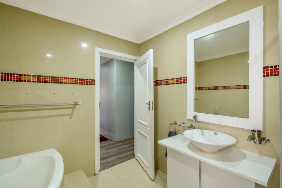 3 Bedroom Property for Sale in Faerie Glen Gauteng