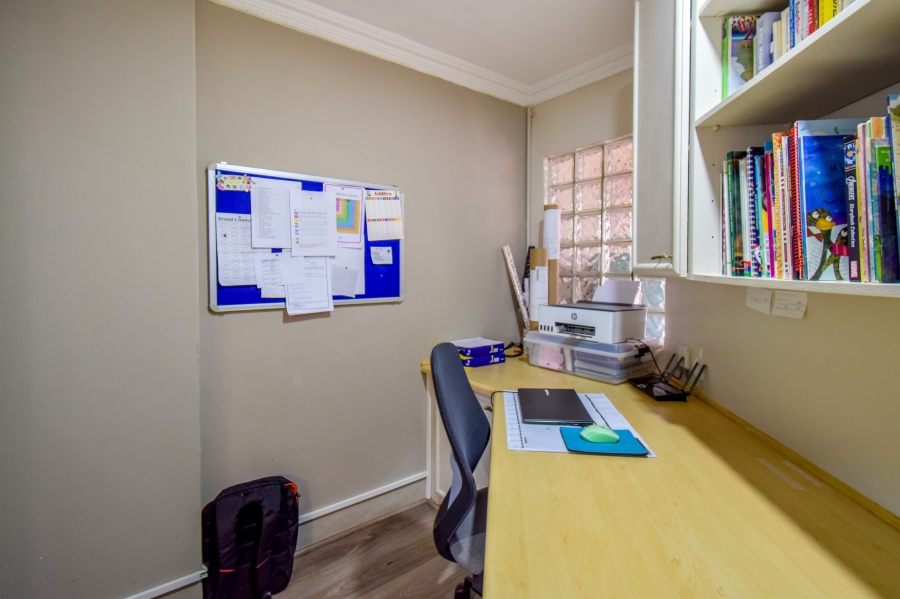 3 Bedroom Property for Sale in Faerie Glen Gauteng