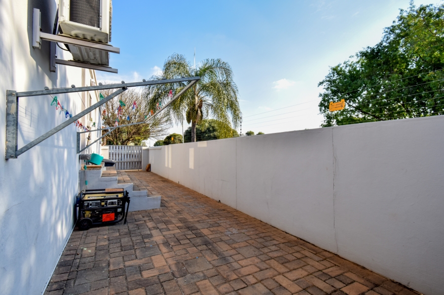3 Bedroom Property for Sale in Faerie Glen Gauteng