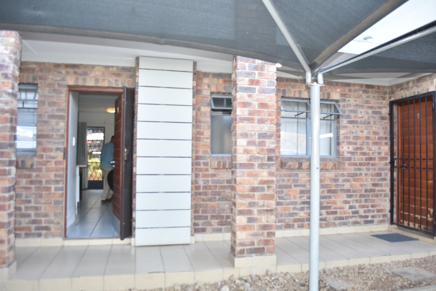 2 Bedroom Property for Sale in Amberfield Gauteng