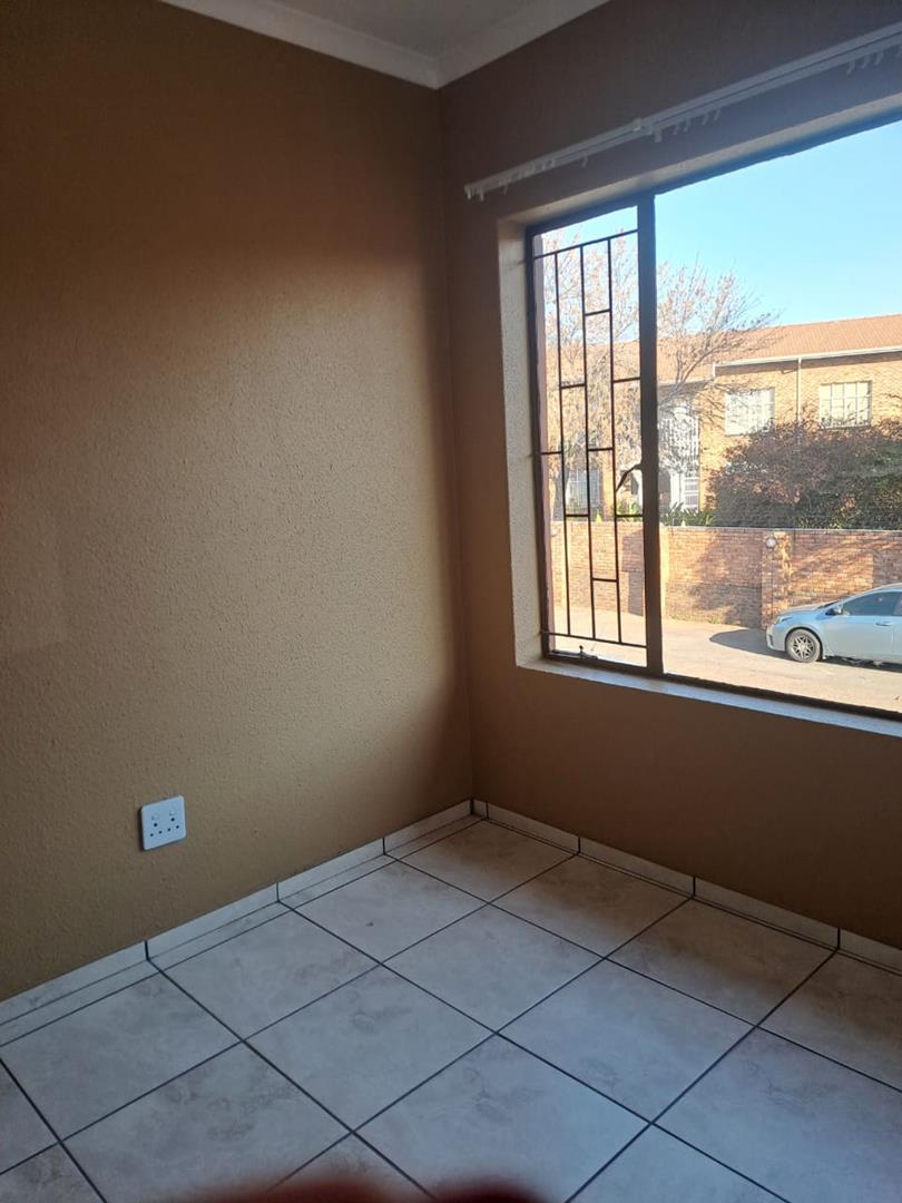 To Let 3 Bedroom Property for Rent in Edleen Gauteng