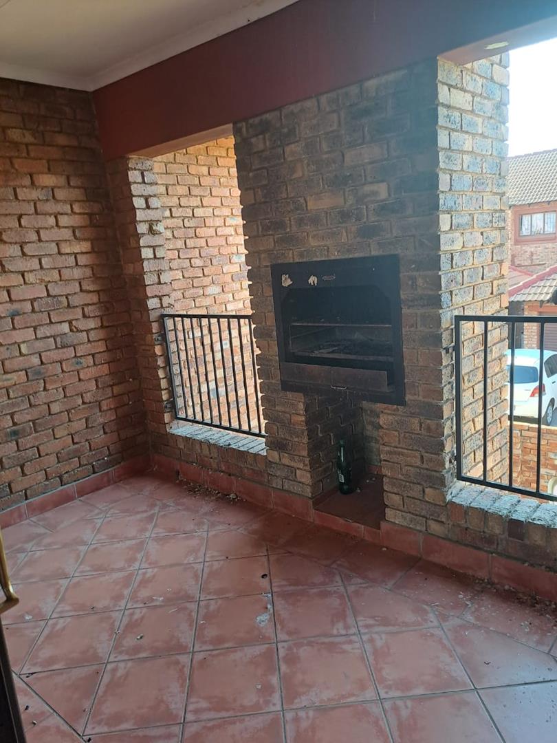 To Let 3 Bedroom Property for Rent in Edleen Gauteng