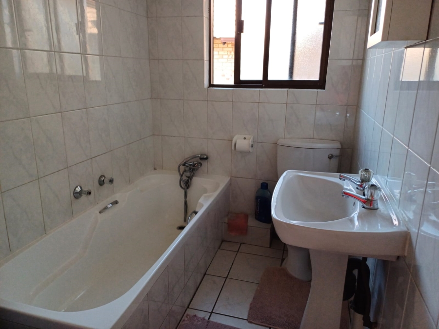 3 Bedroom Property for Sale in Eastleigh Gauteng