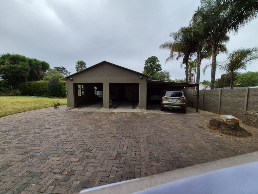 5 Bedroom Property for Sale in Terenure Gauteng