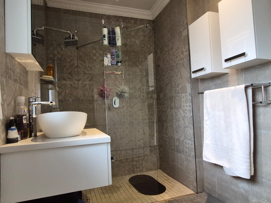 5 Bedroom Property for Sale in Terenure Gauteng