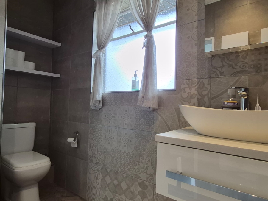 5 Bedroom Property for Sale in Terenure Gauteng