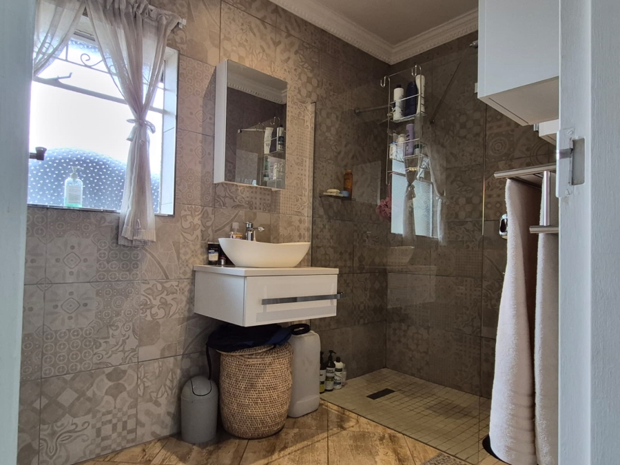 5 Bedroom Property for Sale in Terenure Gauteng