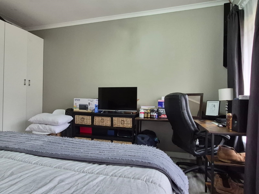 5 Bedroom Property for Sale in Terenure Gauteng