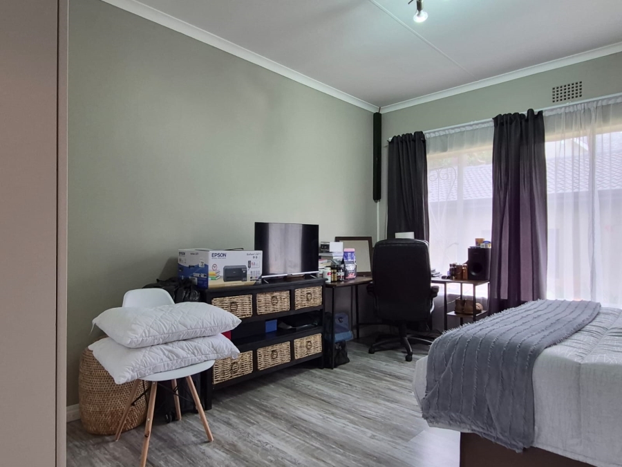 5 Bedroom Property for Sale in Terenure Gauteng