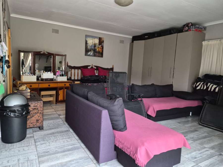 5 Bedroom Property for Sale in Terenure Gauteng