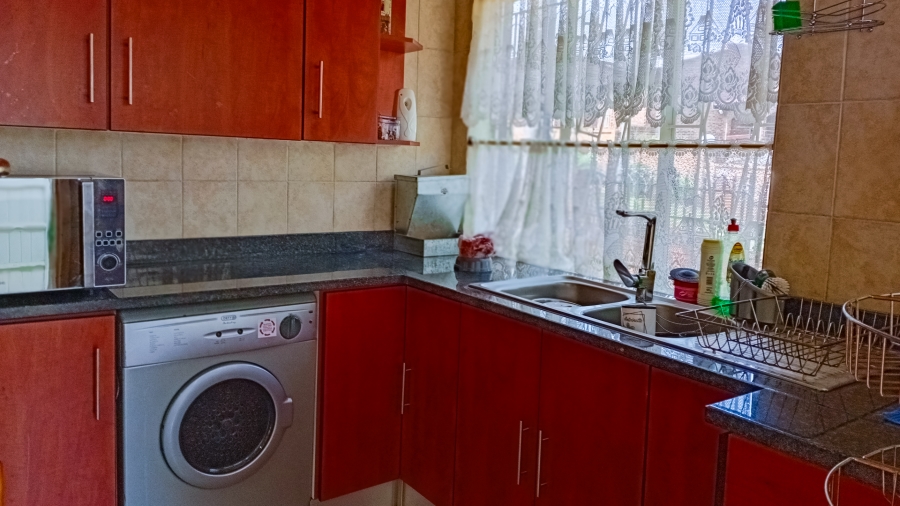 3 Bedroom Property for Sale in Ridgeway Gauteng