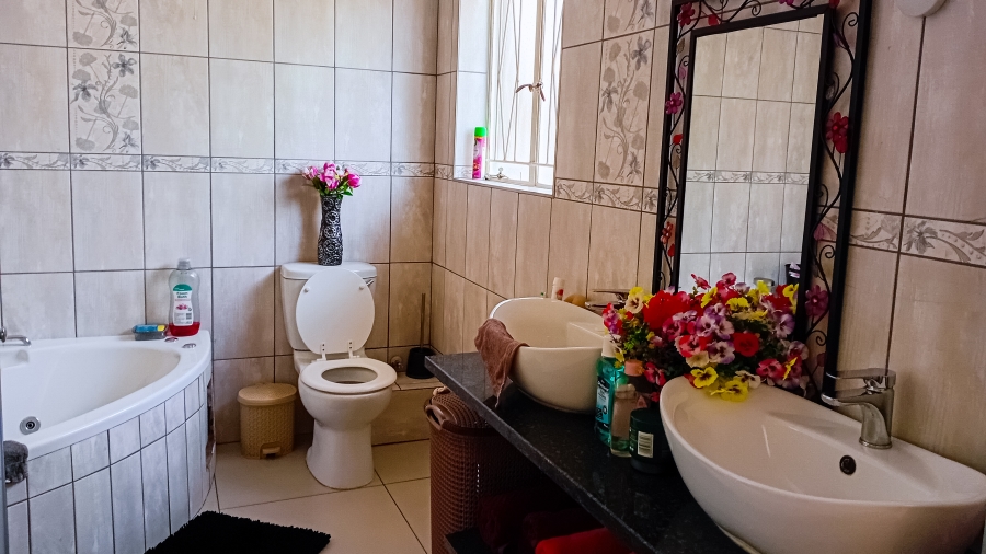 3 Bedroom Property for Sale in Ridgeway Gauteng