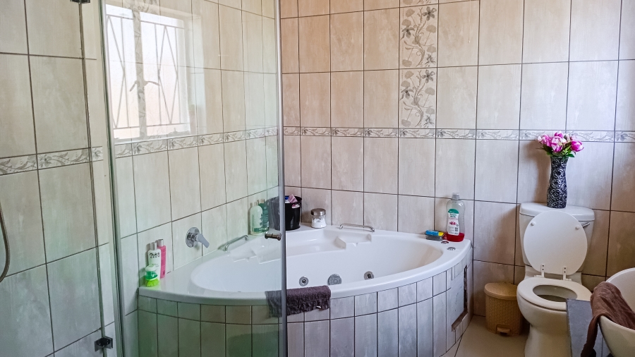3 Bedroom Property for Sale in Ridgeway Gauteng