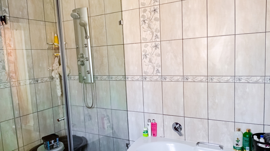 3 Bedroom Property for Sale in Ridgeway Gauteng