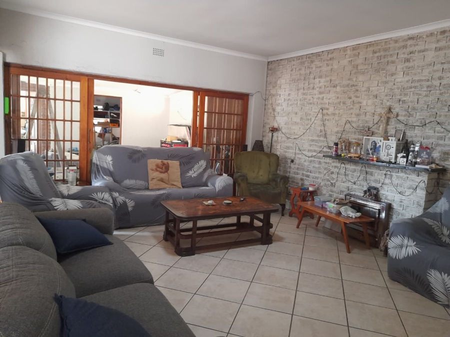 4 Bedroom Property for Sale in Krugersrus Gauteng