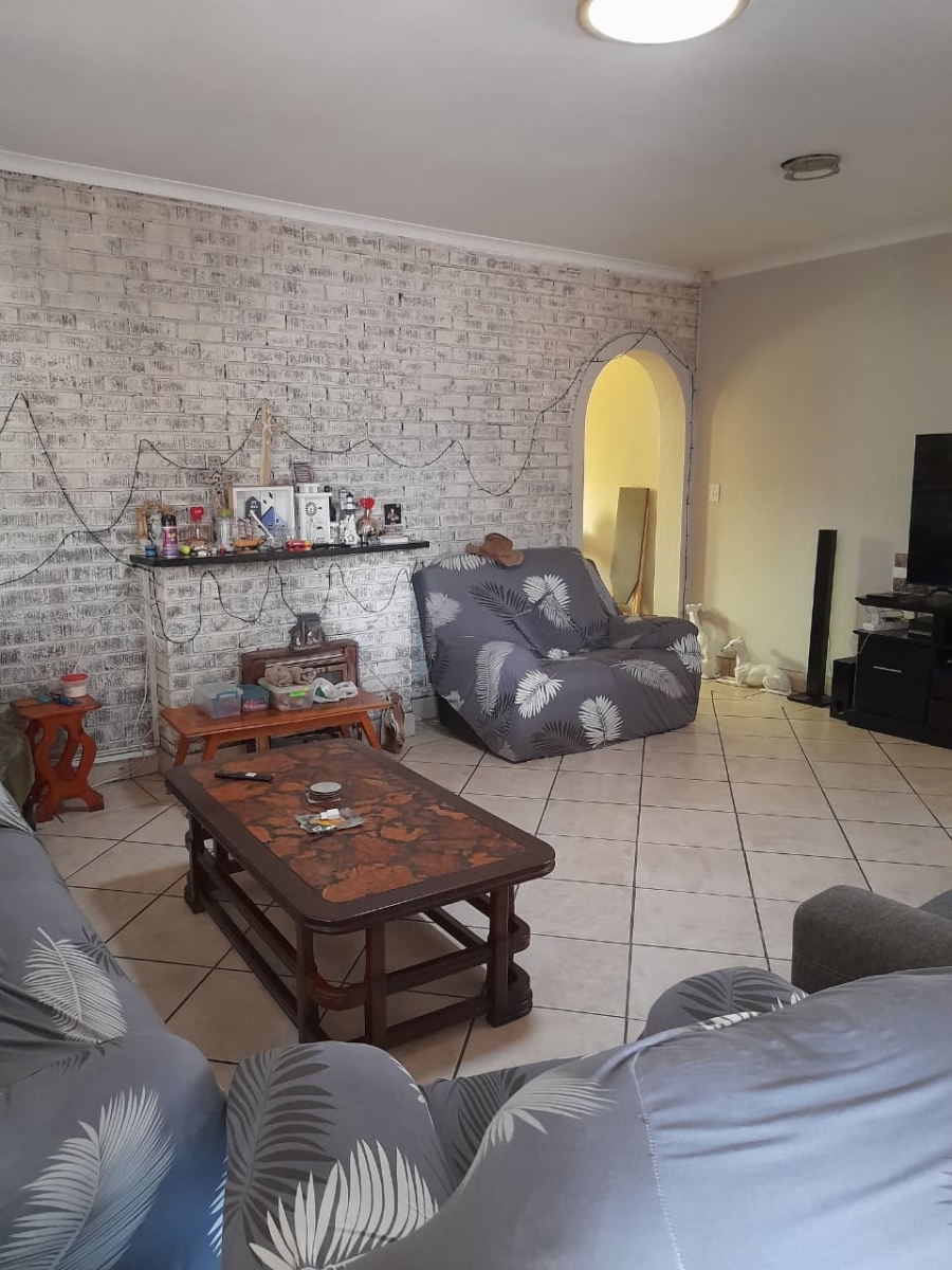 4 Bedroom Property for Sale in Krugersrus Gauteng