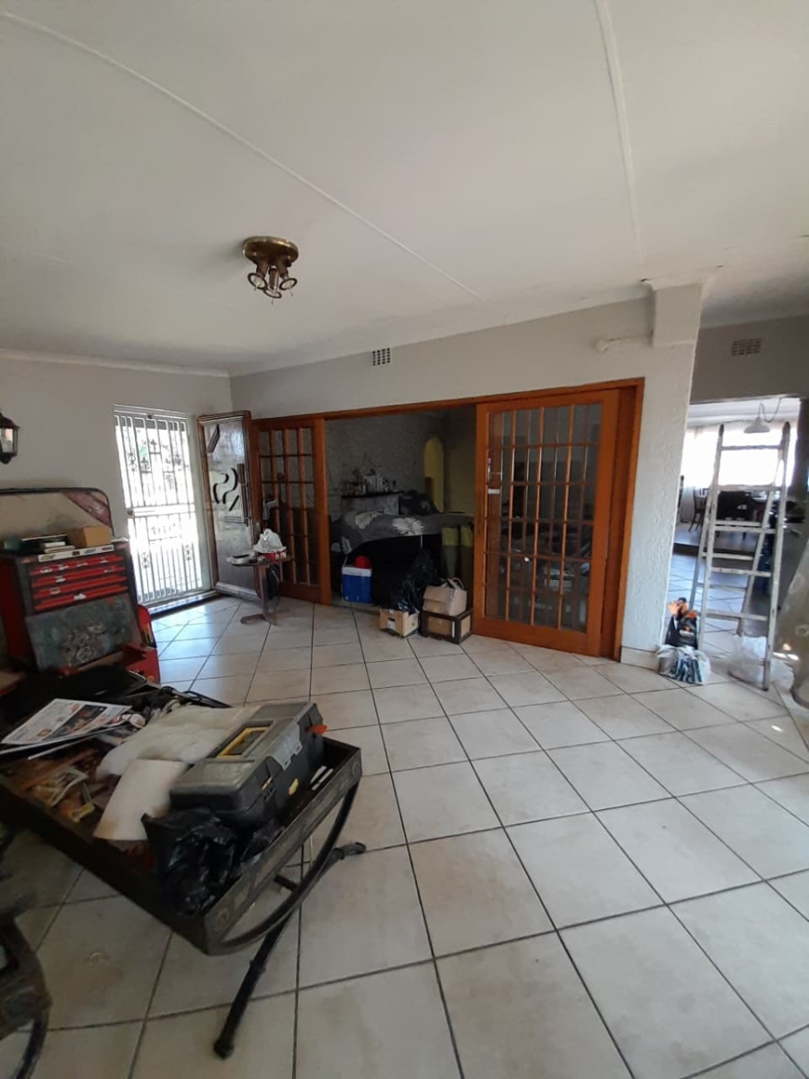4 Bedroom Property for Sale in Krugersrus Gauteng