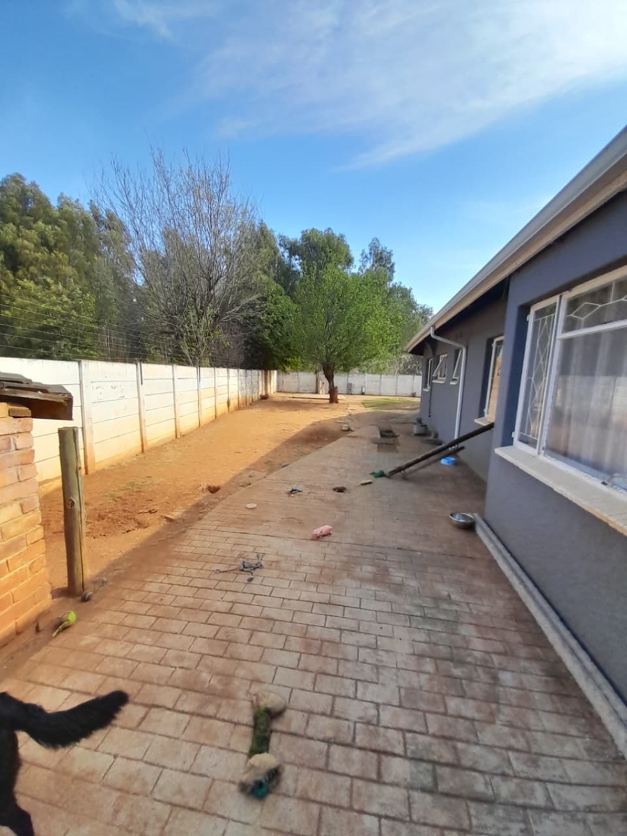 4 Bedroom Property for Sale in Krugersrus Gauteng