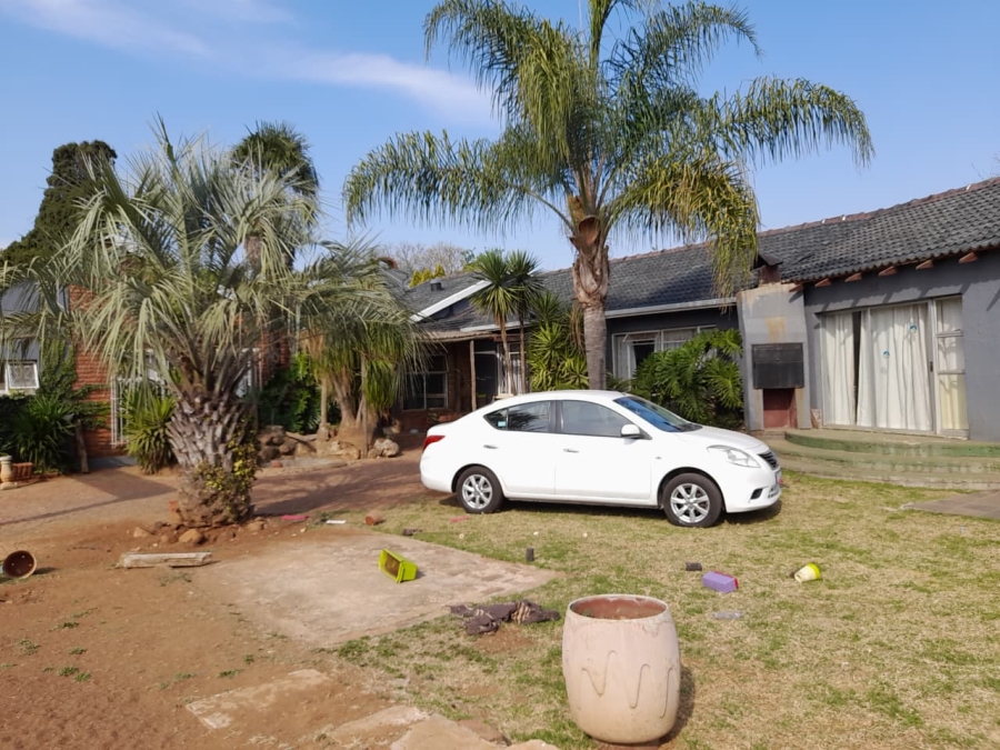 4 Bedroom Property for Sale in Krugersrus Gauteng