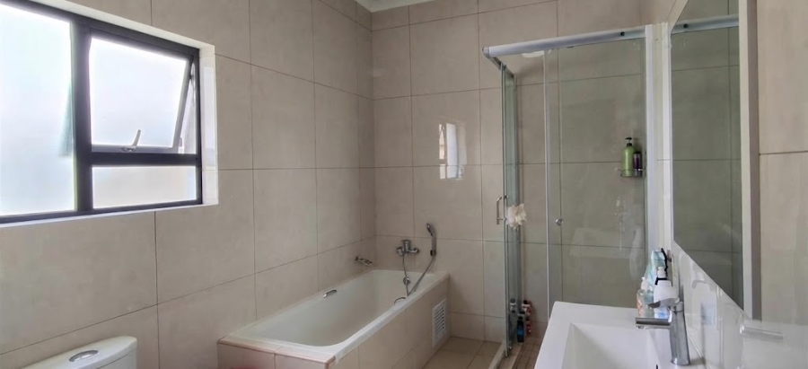 2 Bedroom Property for Sale in Lilianton Gauteng