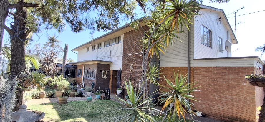 5 Bedroom Property for Sale in Pretoria Gardens Gauteng