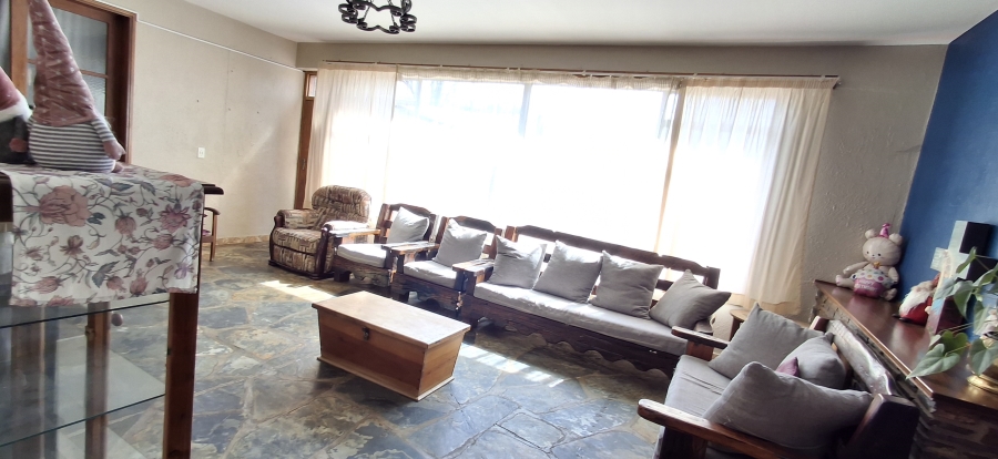 5 Bedroom Property for Sale in Pretoria Gardens Gauteng