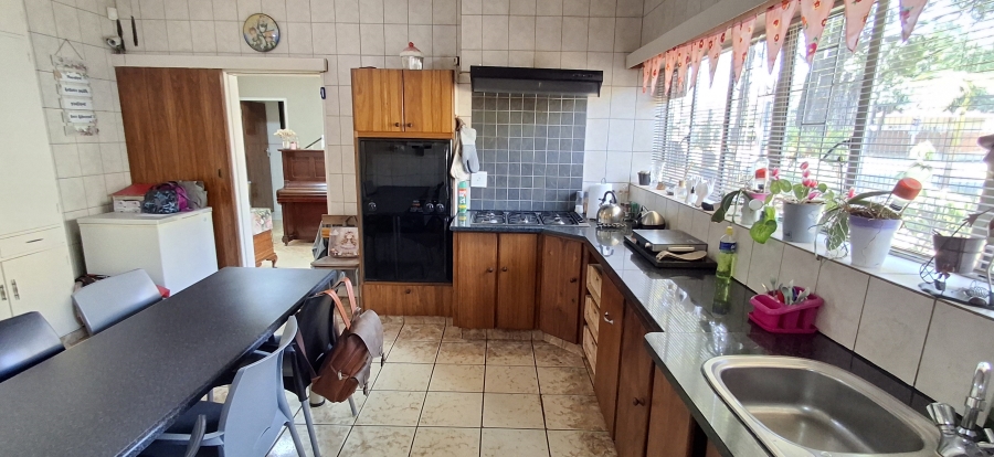 5 Bedroom Property for Sale in Pretoria Gardens Gauteng
