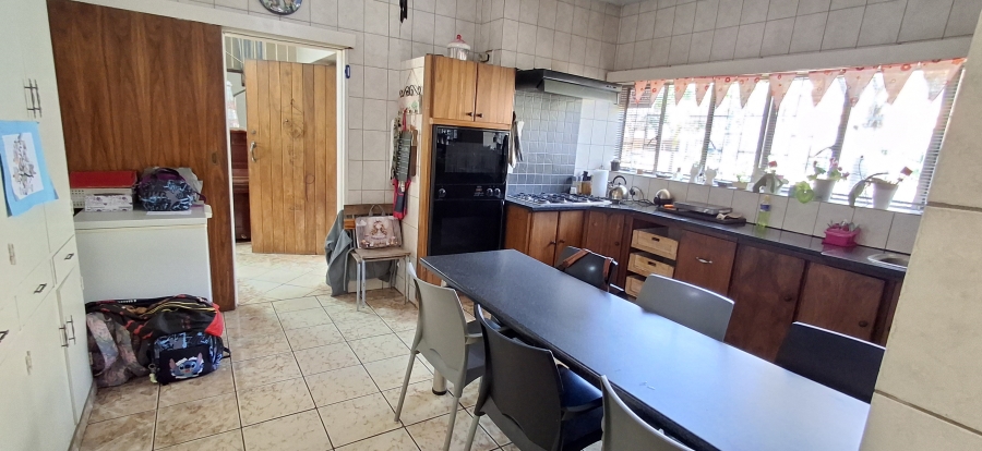5 Bedroom Property for Sale in Pretoria Gardens Gauteng