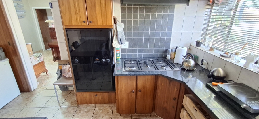 5 Bedroom Property for Sale in Pretoria Gardens Gauteng