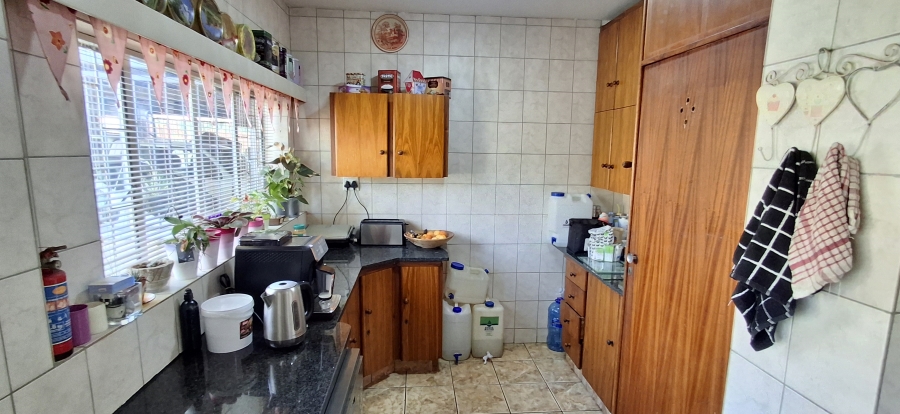 5 Bedroom Property for Sale in Pretoria Gardens Gauteng