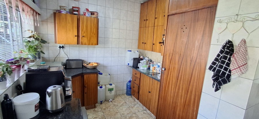 5 Bedroom Property for Sale in Pretoria Gardens Gauteng