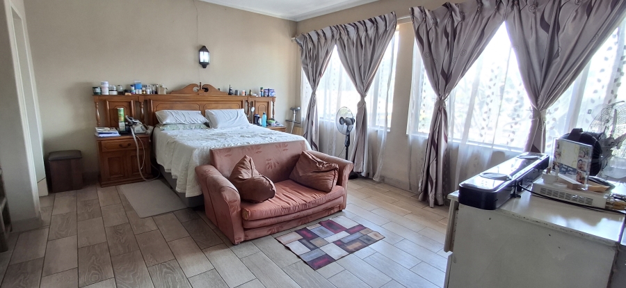 5 Bedroom Property for Sale in Pretoria Gardens Gauteng
