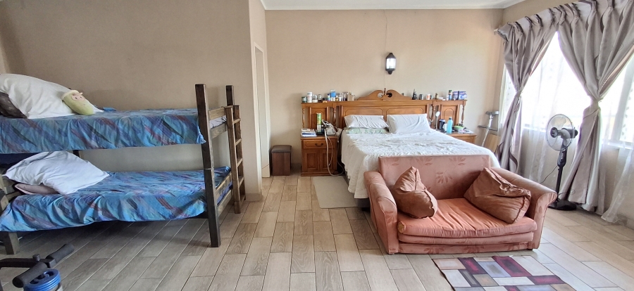 5 Bedroom Property for Sale in Pretoria Gardens Gauteng