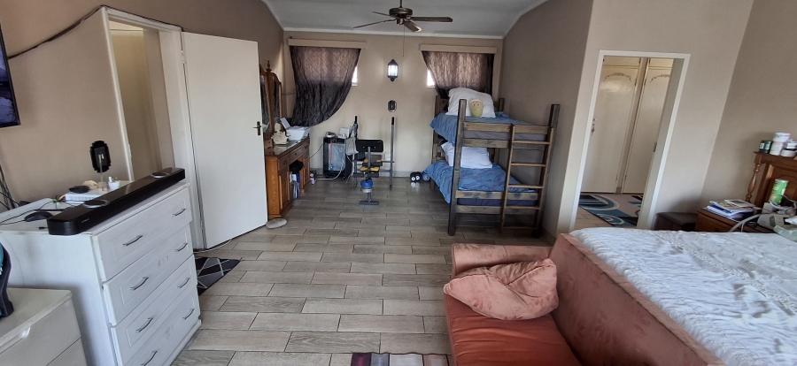 5 Bedroom Property for Sale in Pretoria Gardens Gauteng