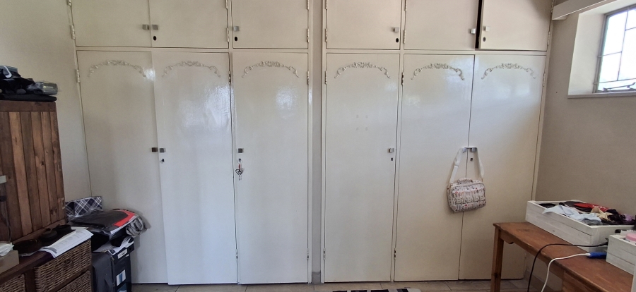 5 Bedroom Property for Sale in Pretoria Gardens Gauteng