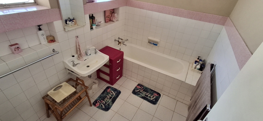 5 Bedroom Property for Sale in Pretoria Gardens Gauteng
