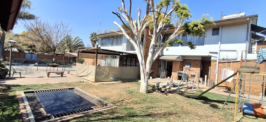 5 Bedroom Property for Sale in Pretoria Gardens Gauteng