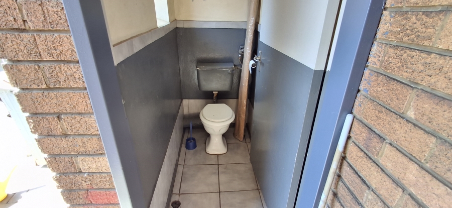 5 Bedroom Property for Sale in Pretoria Gardens Gauteng