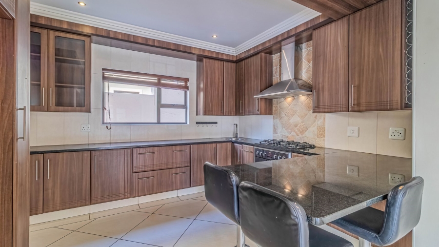 3 Bedroom Property for Sale in Greenstone Hill Gauteng
