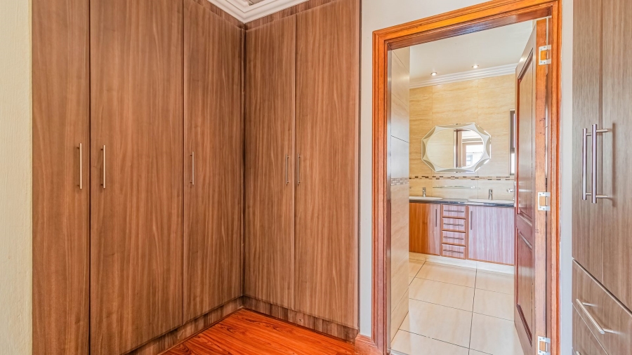 3 Bedroom Property for Sale in Greenstone Hill Gauteng