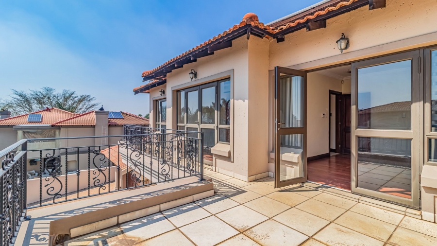 3 Bedroom Property for Sale in Greenstone Hill Gauteng