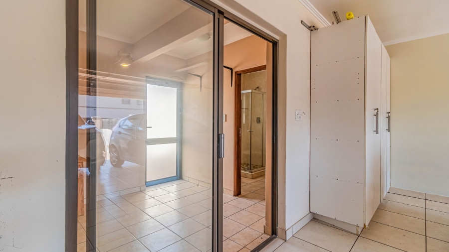 3 Bedroom Property for Sale in Greenstone Hill Gauteng