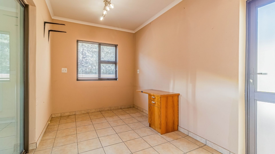 3 Bedroom Property for Sale in Greenstone Hill Gauteng