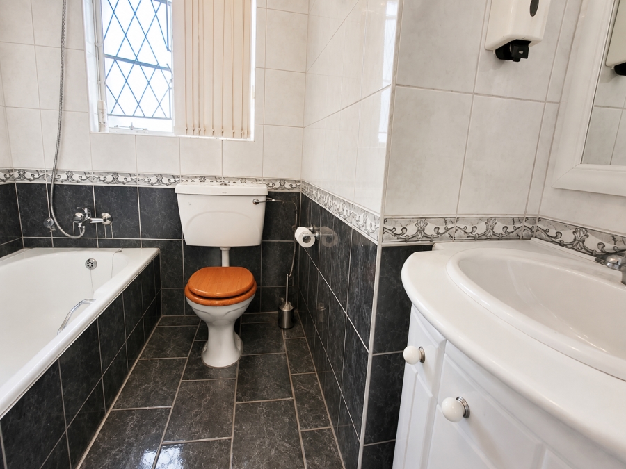 3 Bedroom Property for Sale in Beyers Park Gauteng