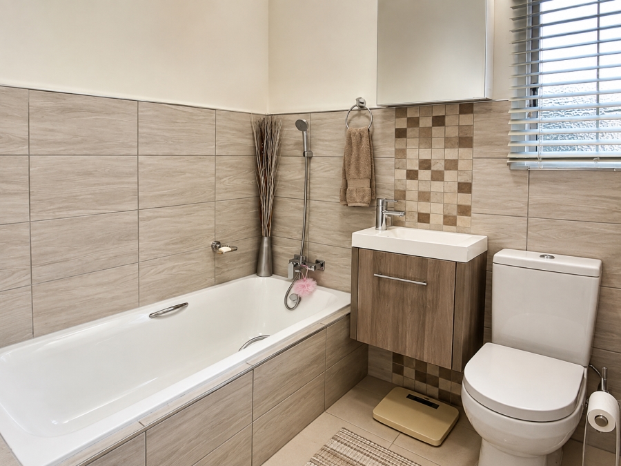2 Bedroom Property for Sale in Bartlett Gauteng