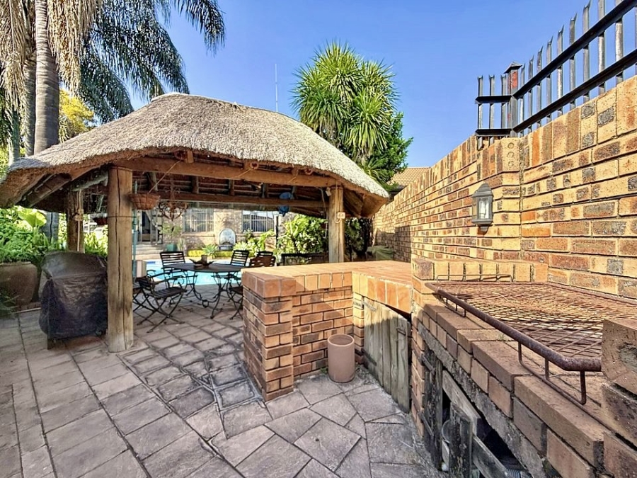 3 Bedroom Property for Sale in Equestria Gauteng