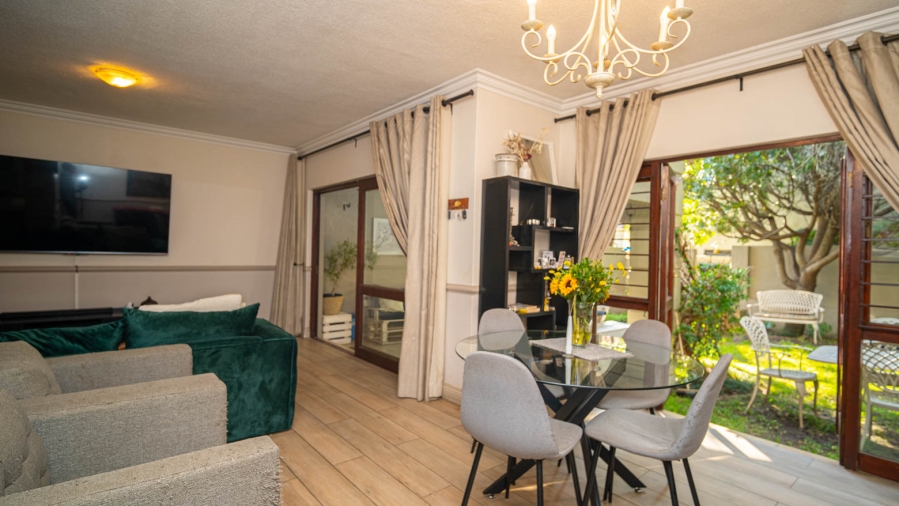 2 Bedroom Property for Sale in Douglasdale Gauteng