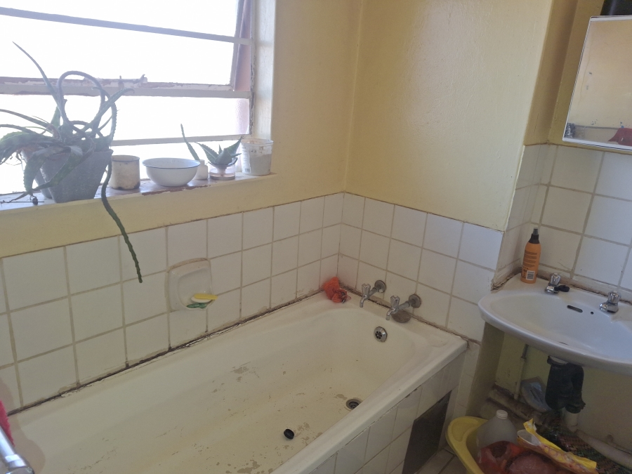 0 Bedroom Property for Sale in Commercia Gauteng