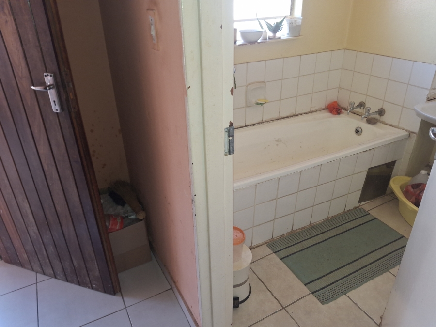 0 Bedroom Property for Sale in Commercia Gauteng