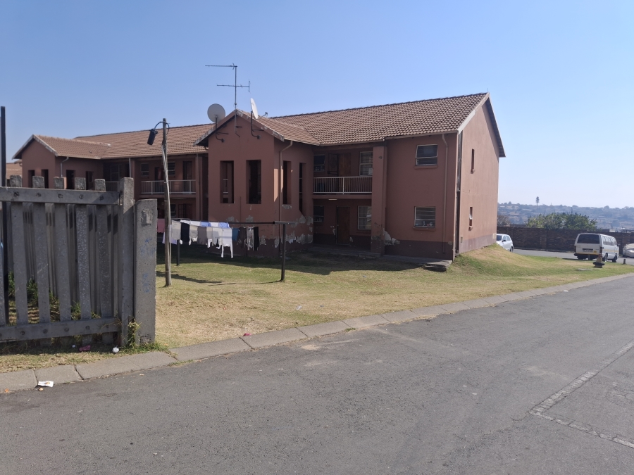 0 Bedroom Property for Sale in Commercia Gauteng